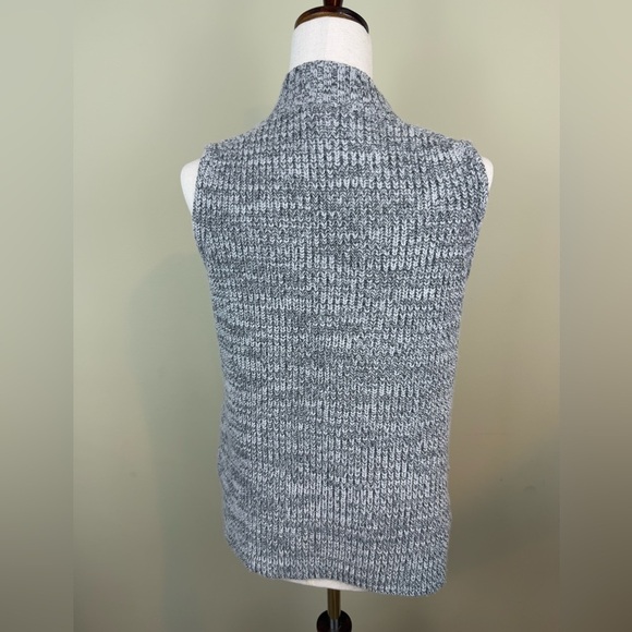 J Crew wool blend sleeveless sweater vest with mock neck size small preowned - Picture 2 of 9